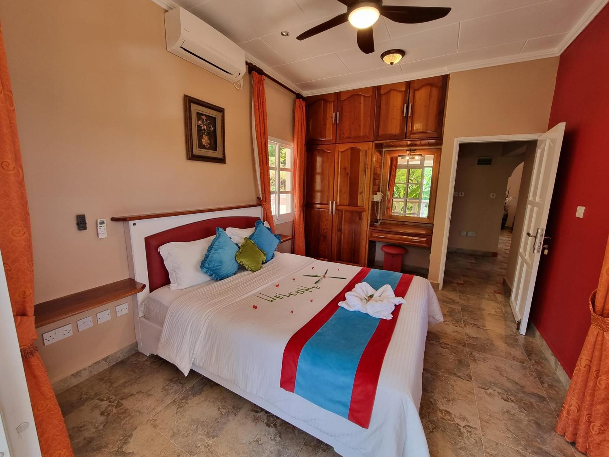 Au Fond De Mer View Anse Royale Room photo