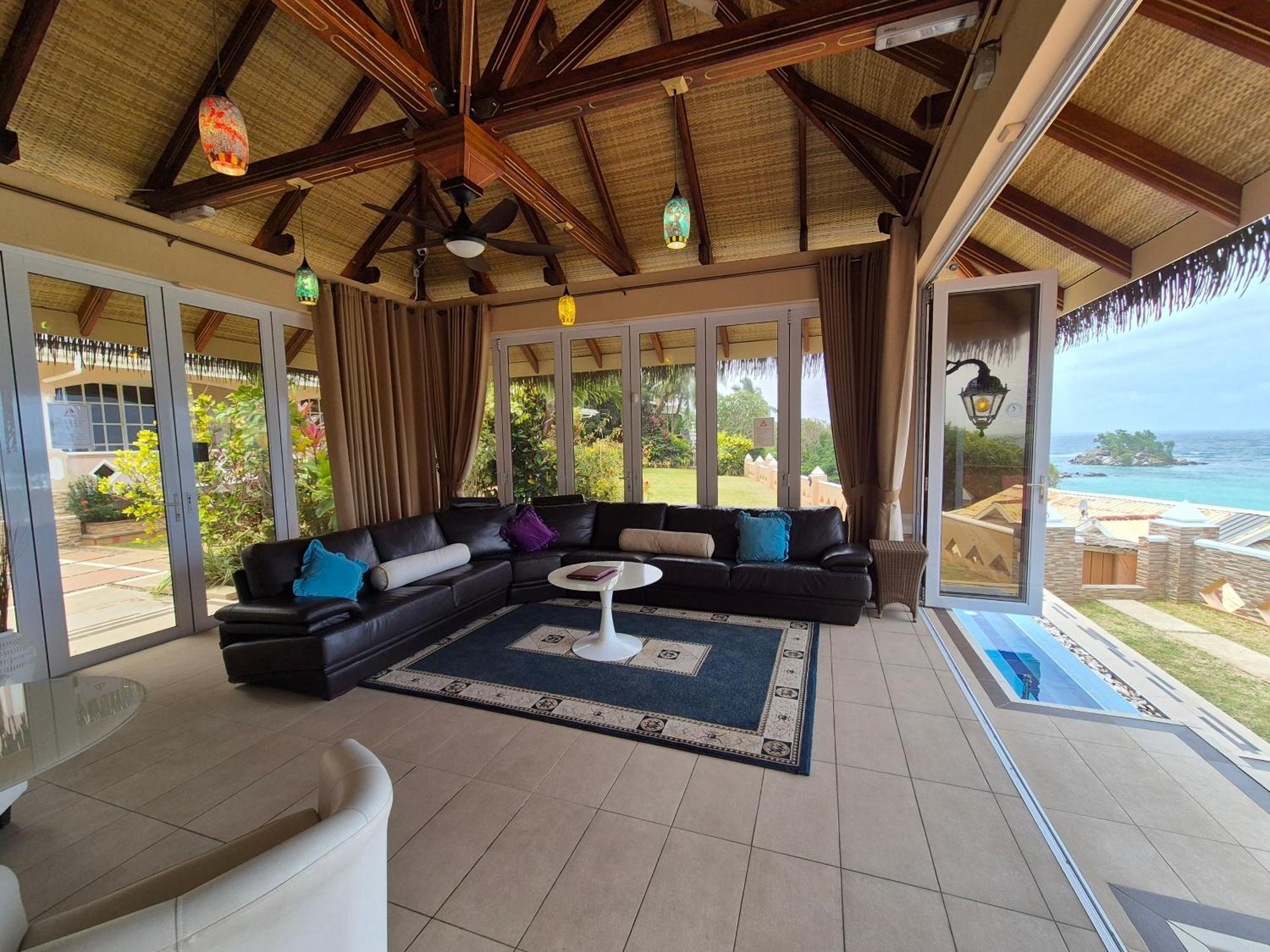 Au Fond De Mer View Anse Royale Exterior photo