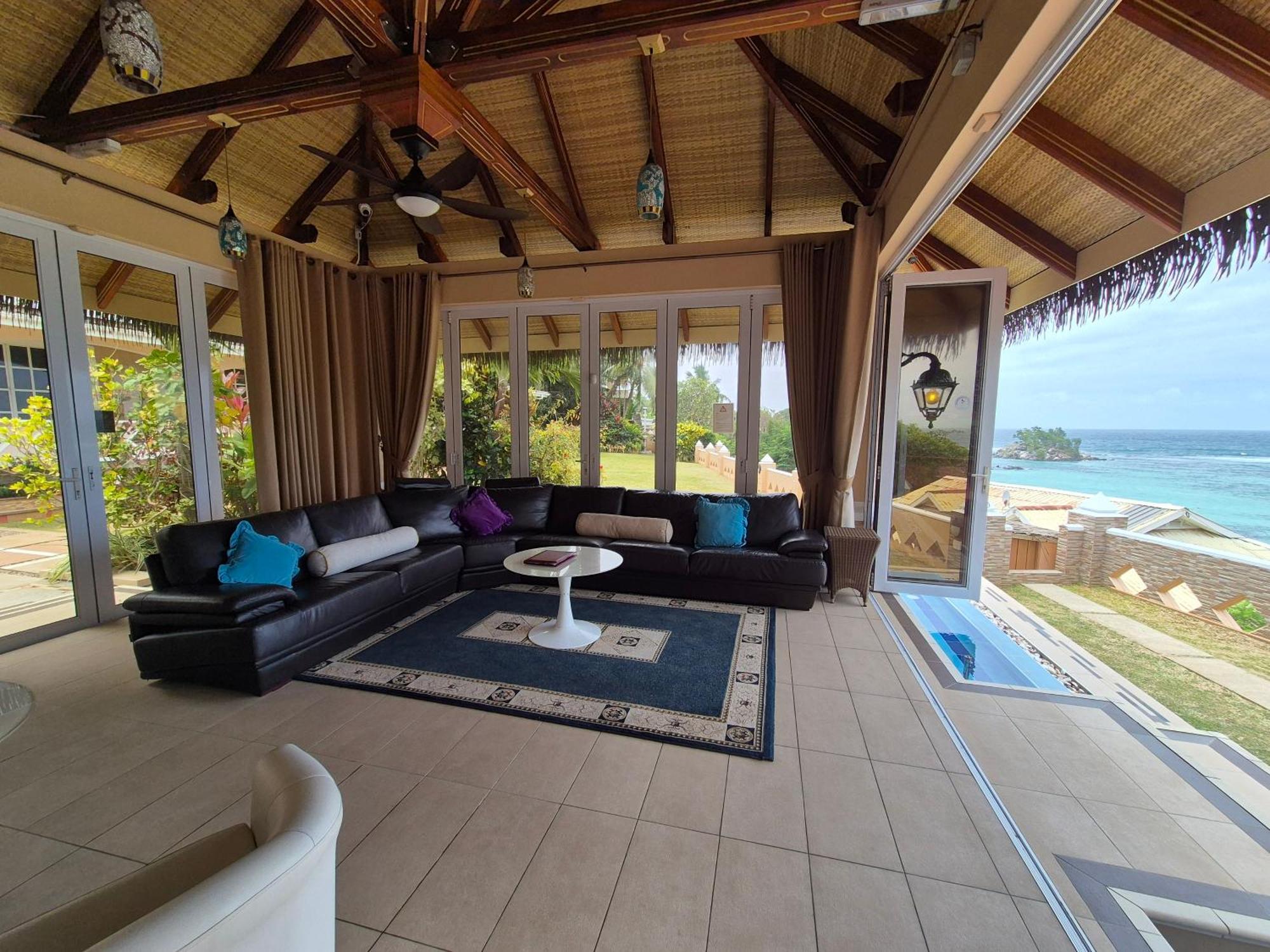 Au Fond De Mer View Anse Royale Exterior photo