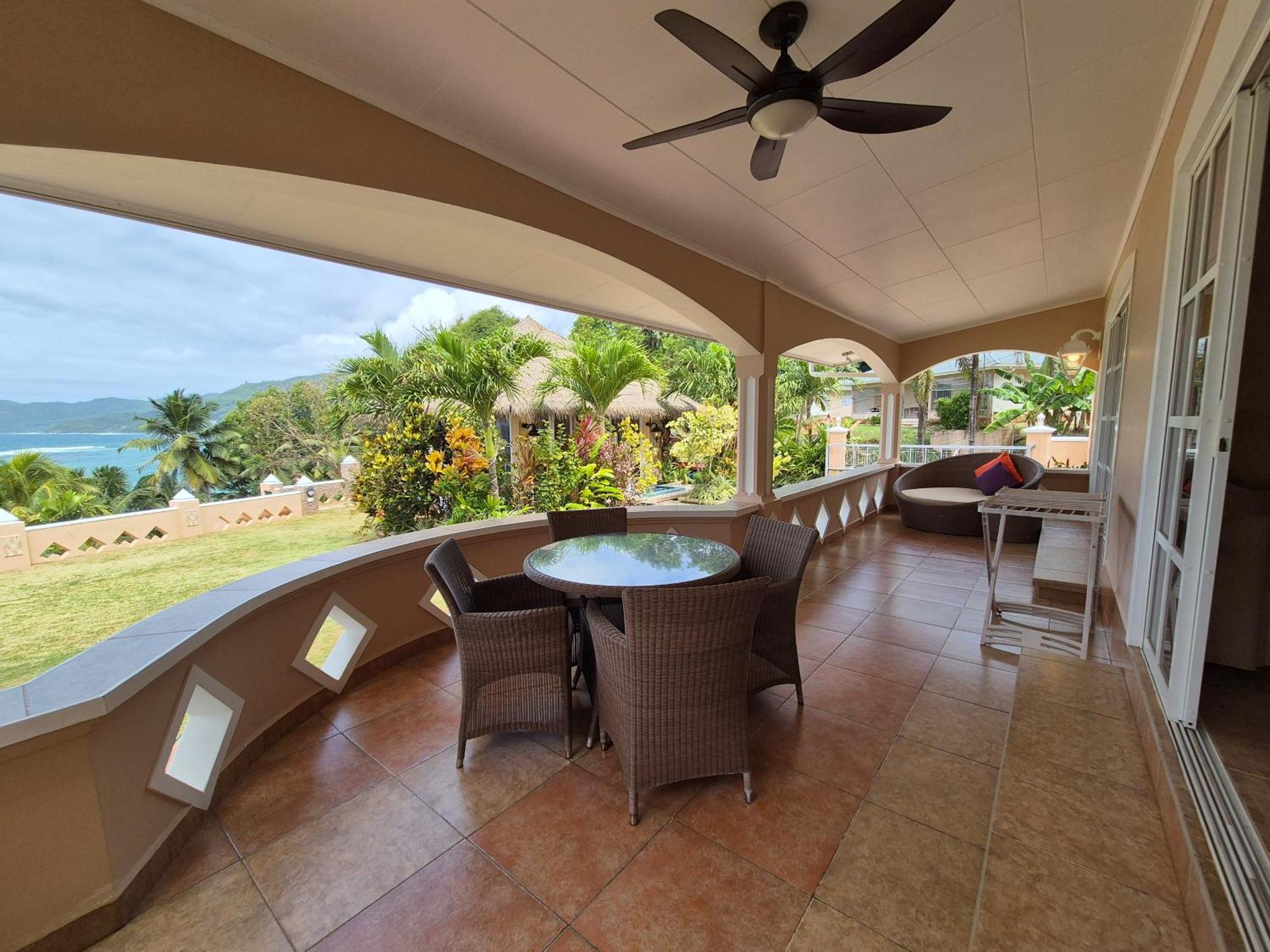 Au Fond De Mer View Anse Royale Exterior photo