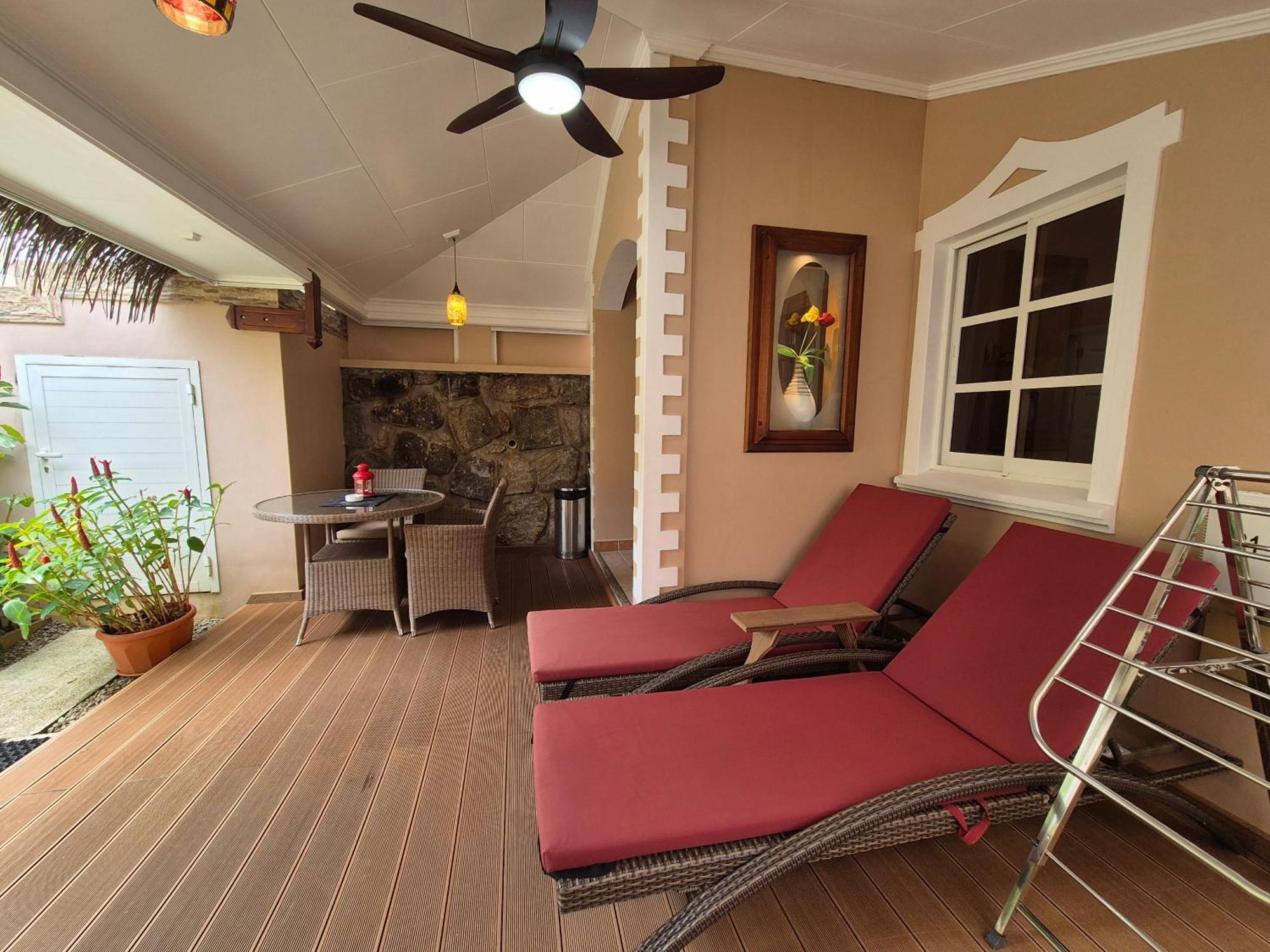 Au Fond De Mer View Anse Royale Exterior photo