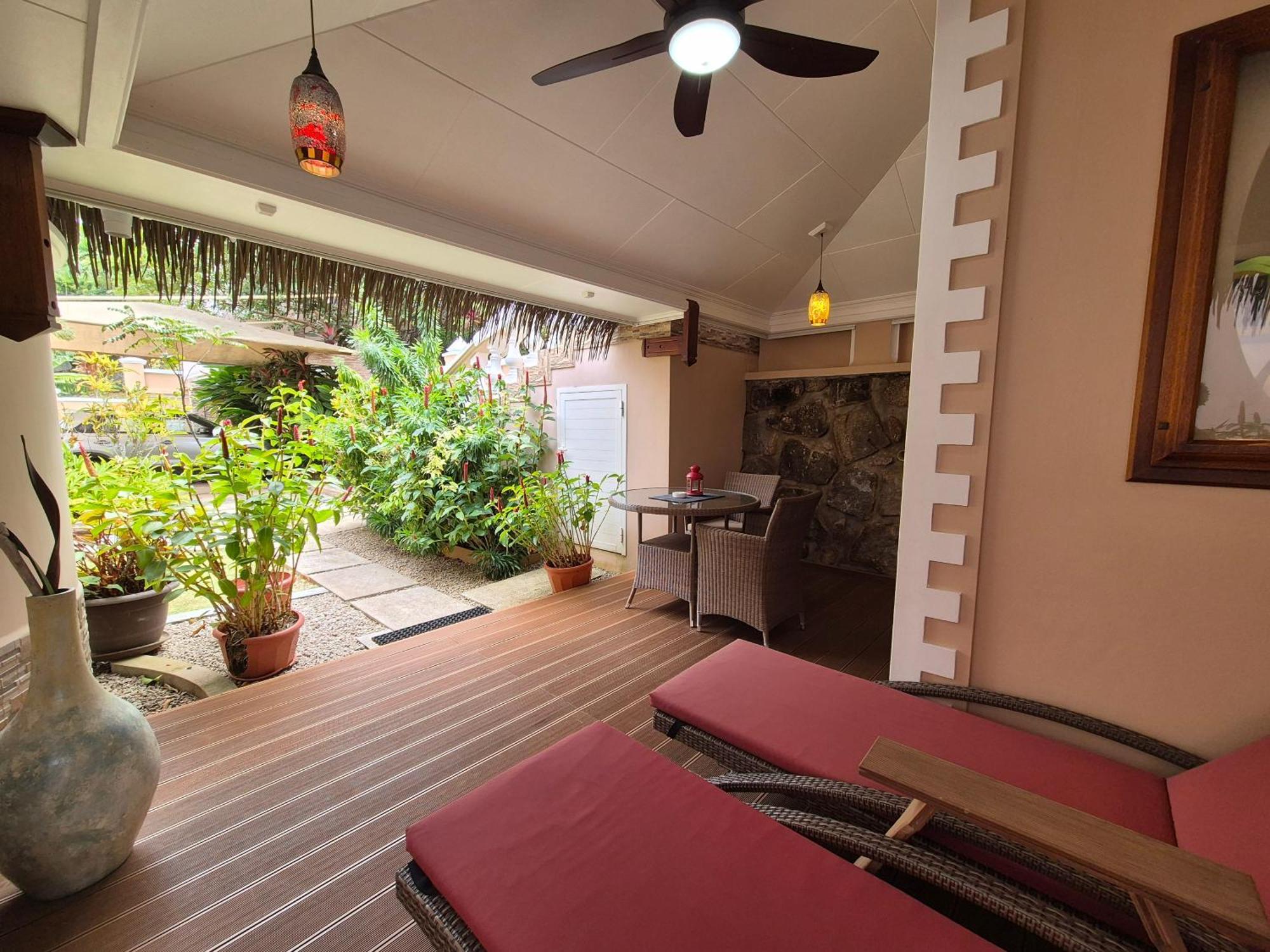 Au Fond De Mer View Anse Royale Exterior photo