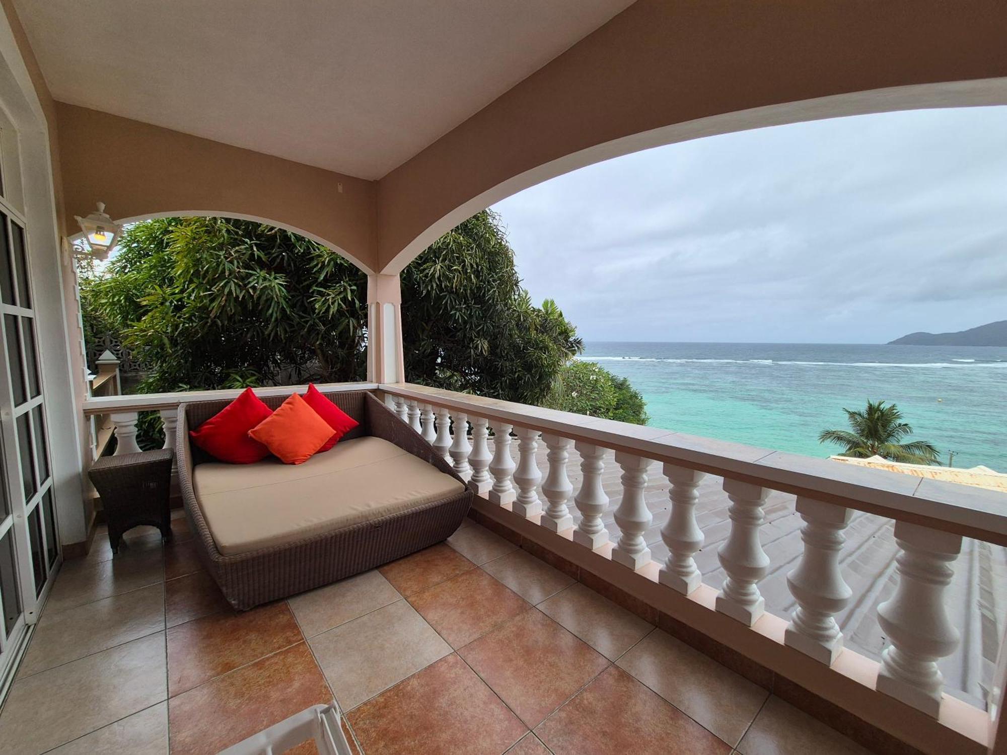 Au Fond De Mer View Anse Royale Exterior photo